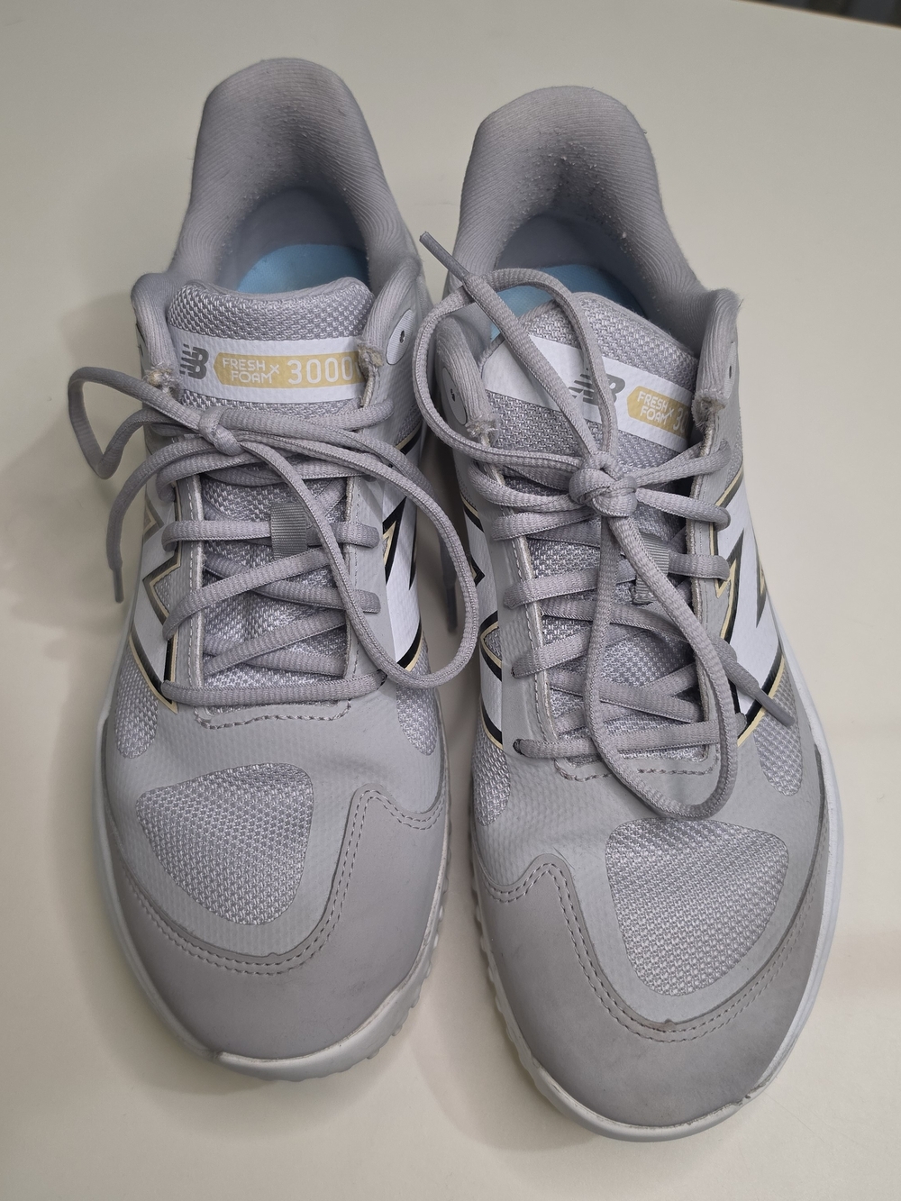 Men's New Balance Gray Turf Shoes with Gold Accents Fresh Foamx 3000v7 Size 10.5
